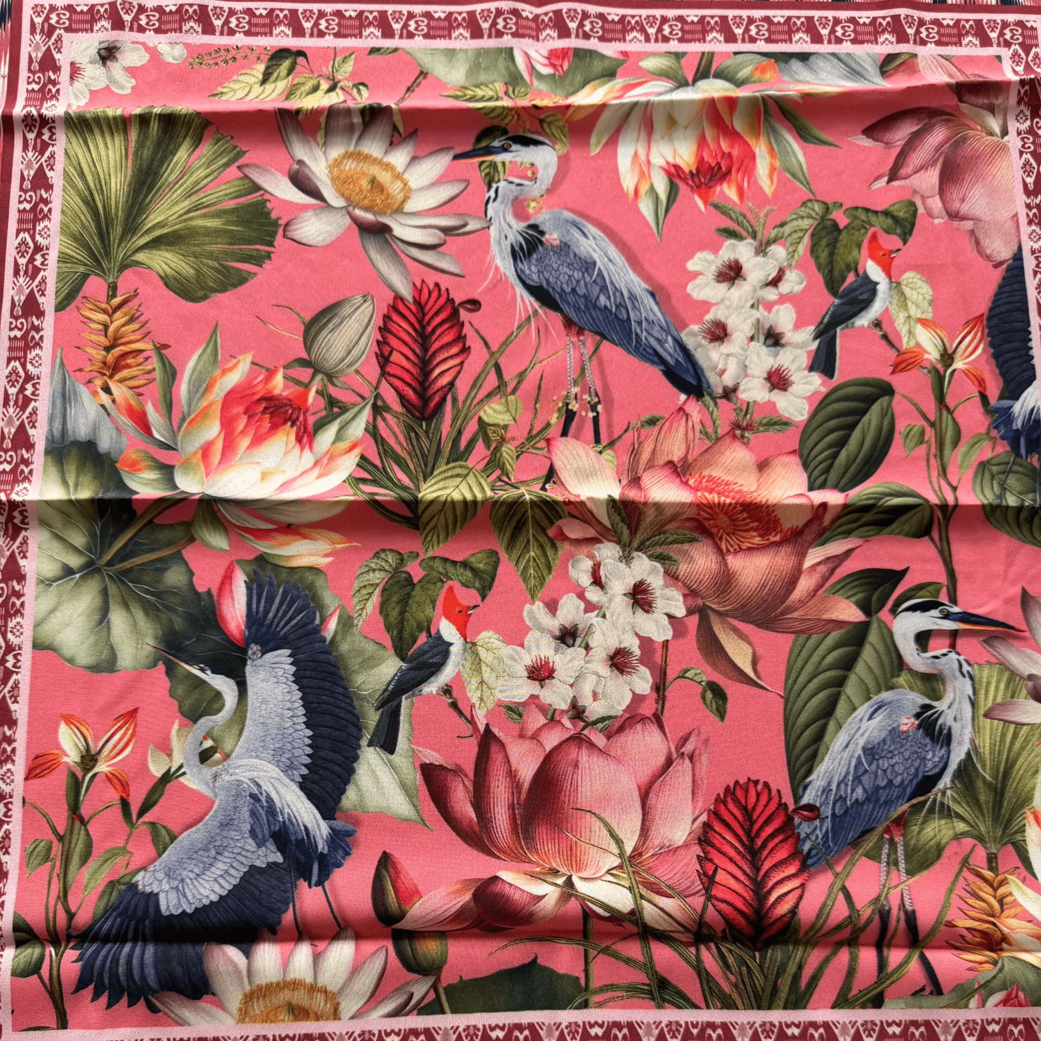Beach Wrap mit Kranich-Motiv „Grullas“, inspiriert vom japanischen Stil