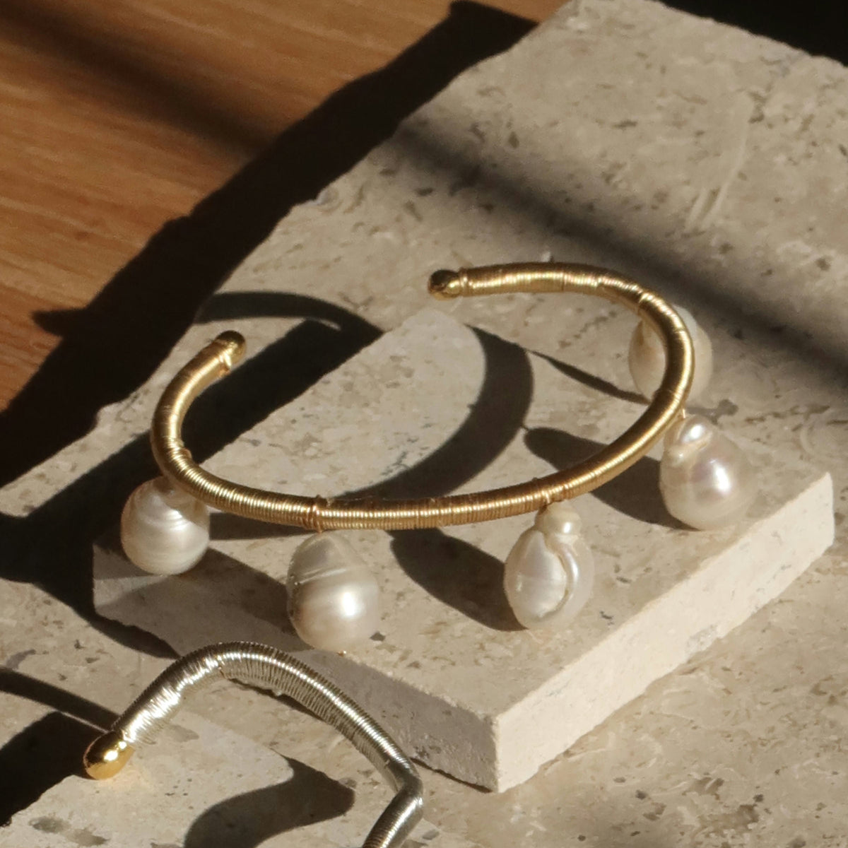 Clarte Pearl Bangle