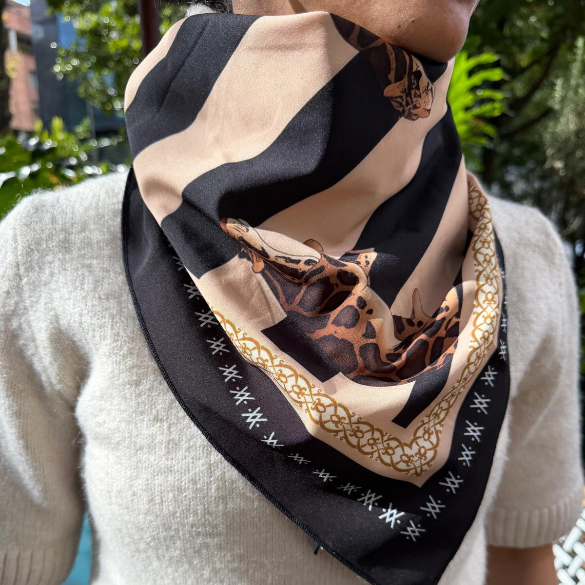 Foulard Black Tiger Flor Amazona by CosaLinda