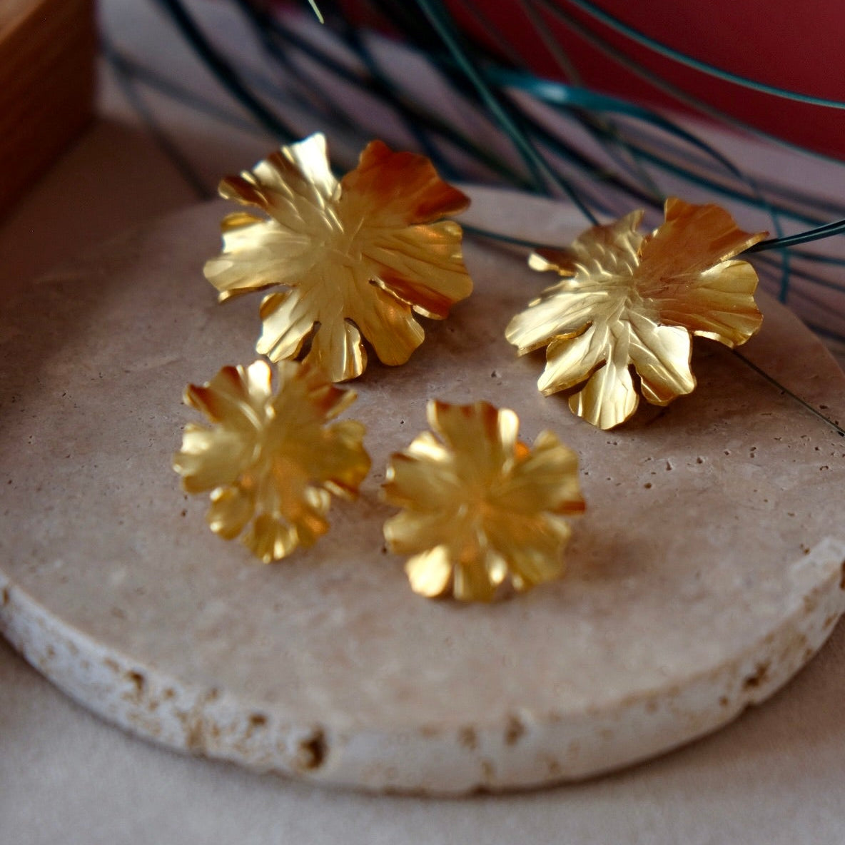 Hojas Autumn Gold Mini Earrings