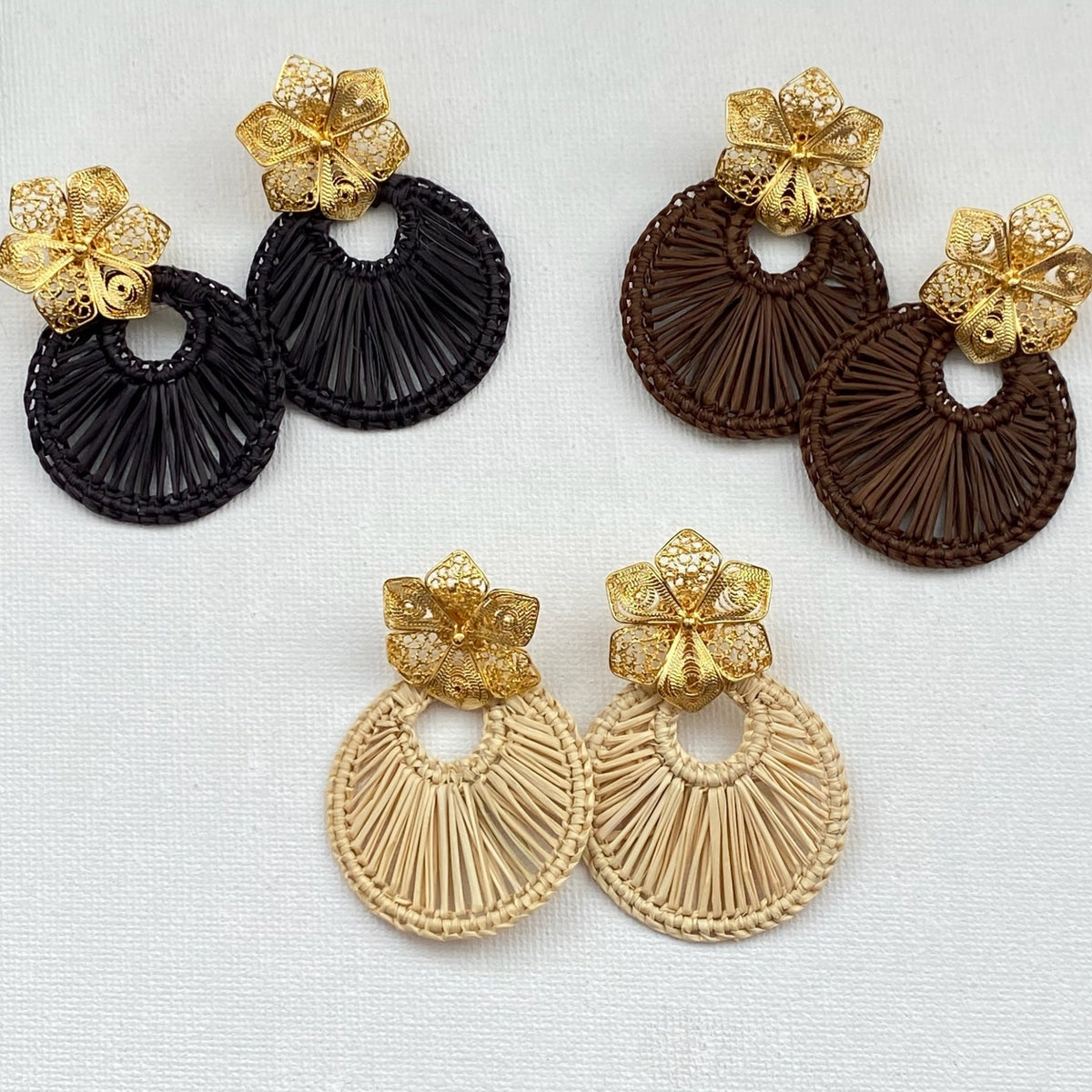 Ohrring Iraca Gardenia Mystic Earrings in Braun von Ana Carolina Valencia