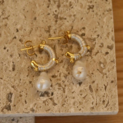 Faro Pearl Mini Hoops