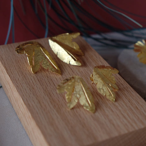 Triple Hoja Small Gold Earring