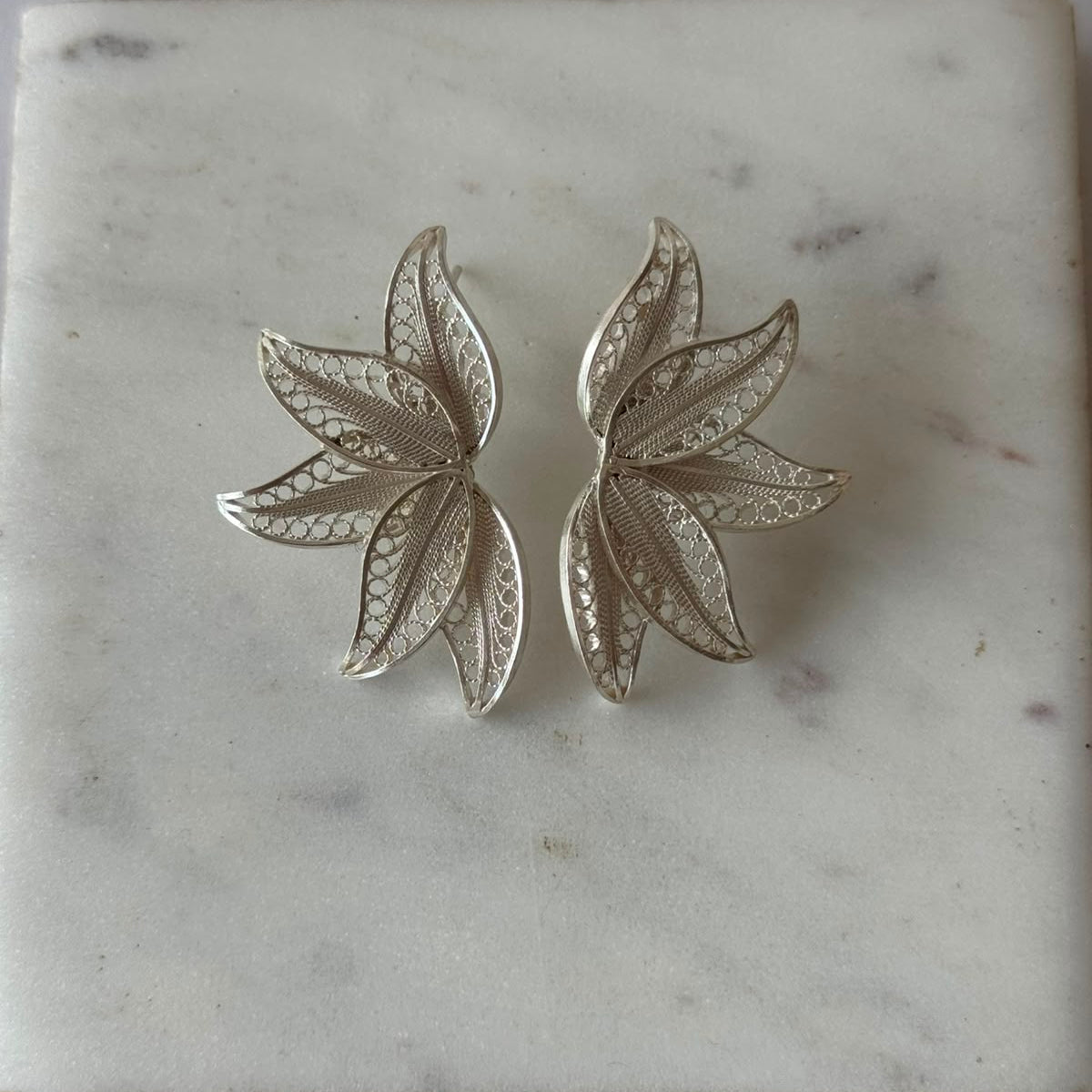 Large half-star earring Silver