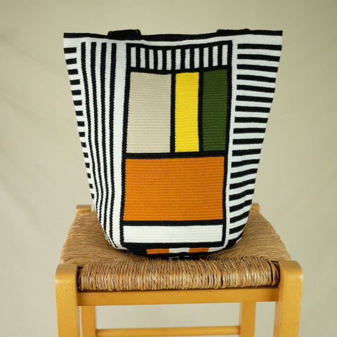 Lineas B&W Tote Bag