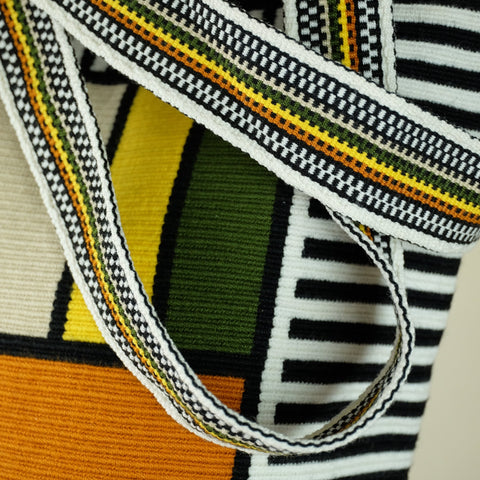 Lineas B&W Tote Bag