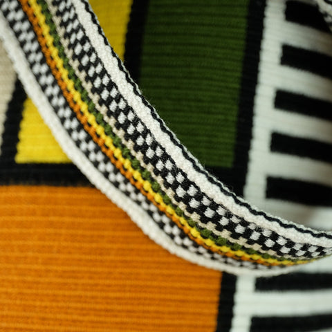 Lineas B&W Tote Bag