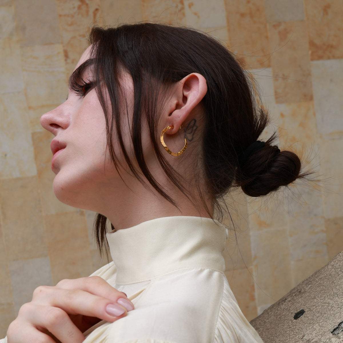 Medium Hammered Hoops Gold
