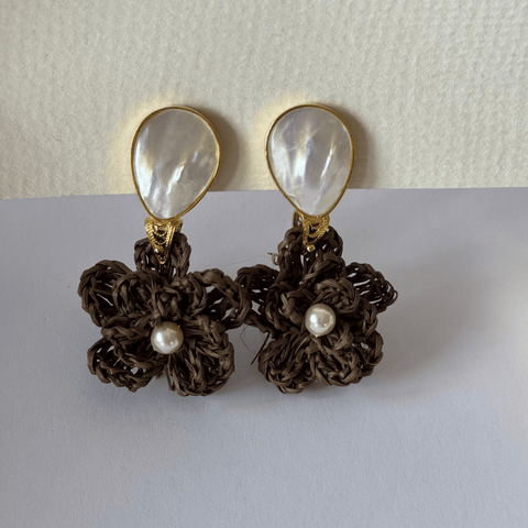 Shell Garden Iraca Flower Earrings