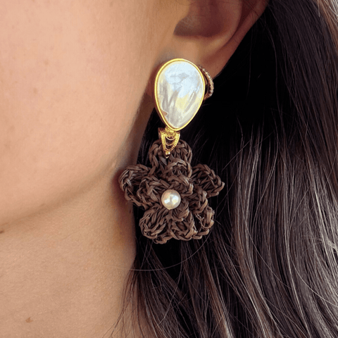 Shell Garden Iraca Flower Earrings